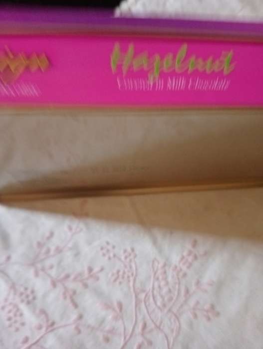 FOREIGN HAZELNUTS TIN