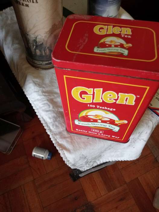 VINTAGE GLEN TEA TIN