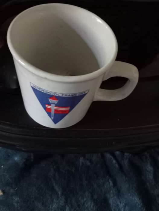 COLLECTABLE MUG HIGH SCHOOL FRAMESBY
