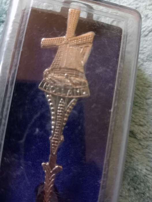 HOLLAND COLLECTABLE SPOON  1