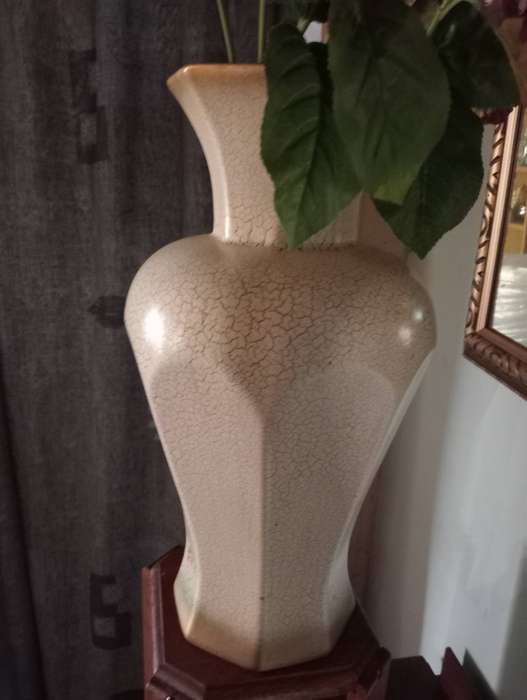 VINTAGE 1986 HANDPAINTED VASE
