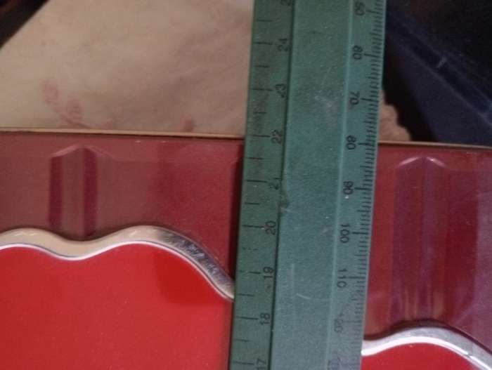 VINTAGE KIT KAT TIN 2