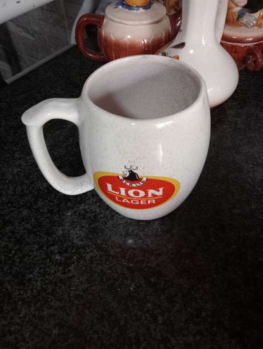 VINTAGE LION BEER MUG