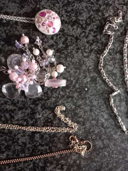VINTAGE LOT COSTUME JEWELRY  CHAINS