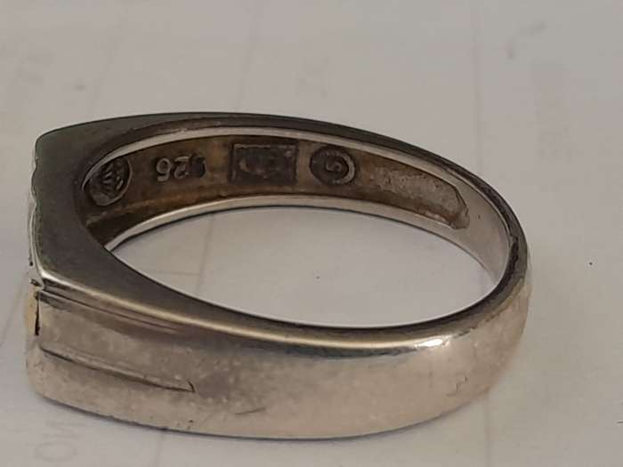 MENS 925 SILVER.GOLD HALMARK  RING WITH SMALL DIAMOND