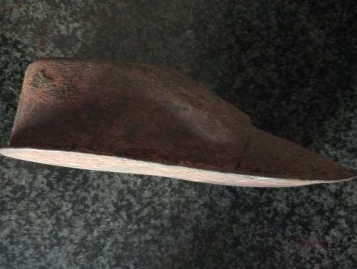 VINTAGE METAL KIDS SHOE