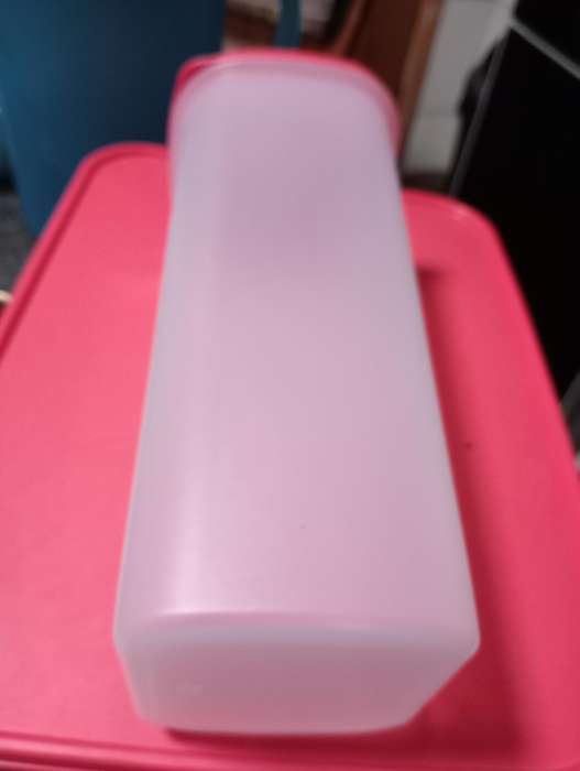NEW 2 LITRE TUPPERWARE CEREAL JAR