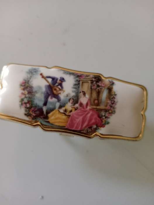VINTAGE LIPSTICK HOLDER