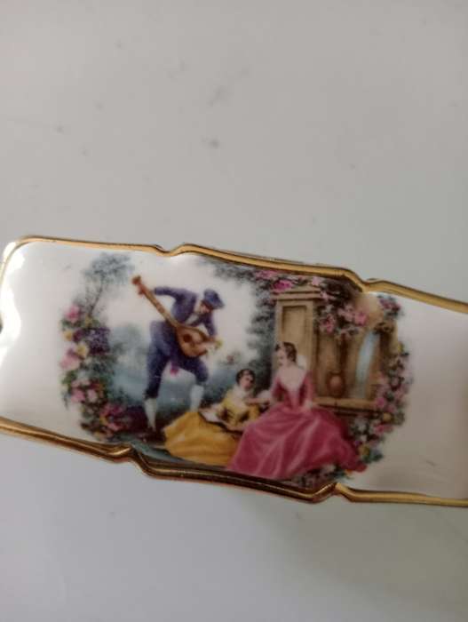 VINTAGE LIPSTICK HOLDER