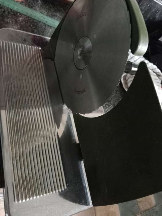 VINTAGE PINEWARE BREADSLICER