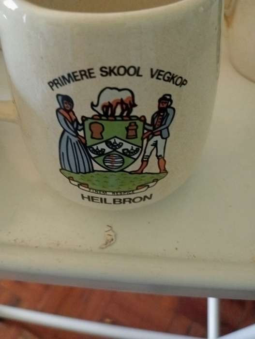 COLLECTABLE MUG VEGKOP HIGH SCHOOL