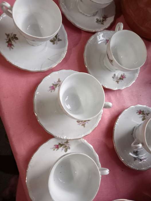 VINTAGE 19 PIECE ROYAL AVON PORCELAIN TEASET