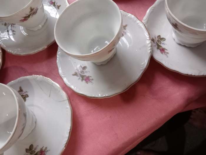 VINTAGE 19 PIECE ROYAL AVON PORCELAIN TEASET