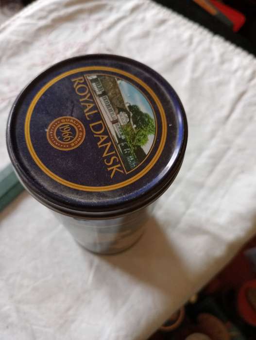 VINTAGE ROYAL DANSK LUXURY WAFERS TIN