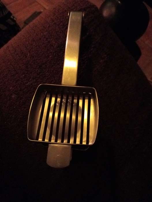 2 VINTAGE KITCHEN UTENSILS