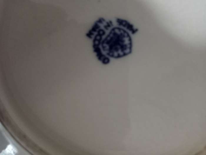 VINTAGE SMALL BLUE COLLECTABLE PLATE