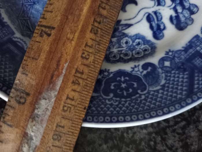 VINTAGE SMALL BLUE COLLECTABLE PLATE