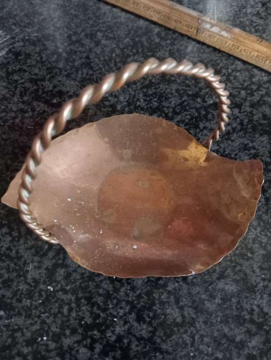 VINTAGE SMALL COPPER BASKET