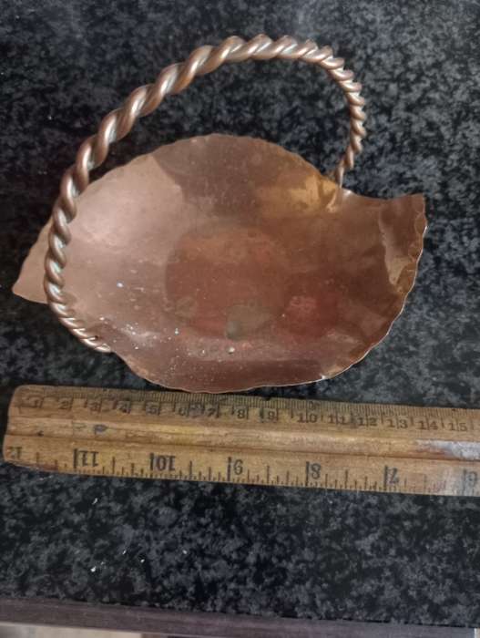 VINTAGE SMALL COPPER BASKET