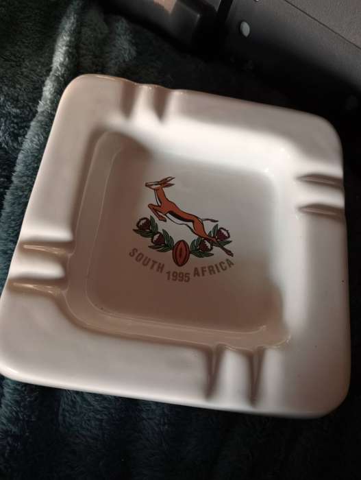 SOUTH AFRICA COLLECTABLE 1995 ASHTRAY