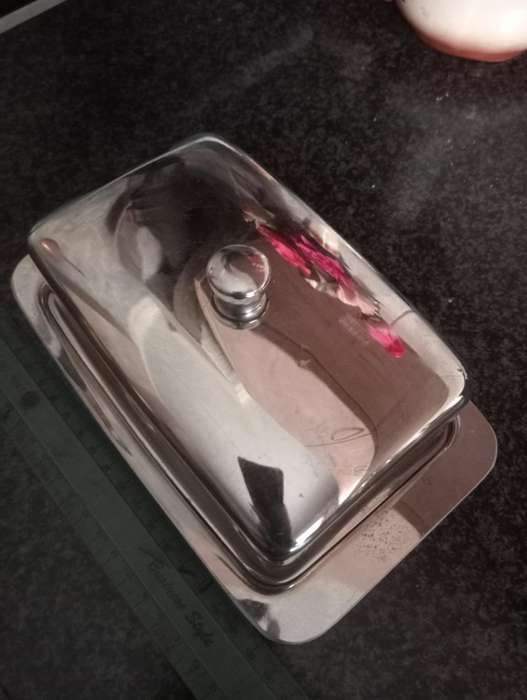 VINTAGESTAINLESS STEEL BUTTERDISH