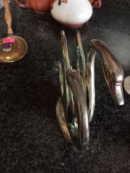 VINTAGE SWAN SERVETTE HOLDER