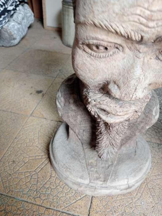 VIINTAGE TEAK BUST OLD MAN WITH SMOKING PIPE IN MOUTH