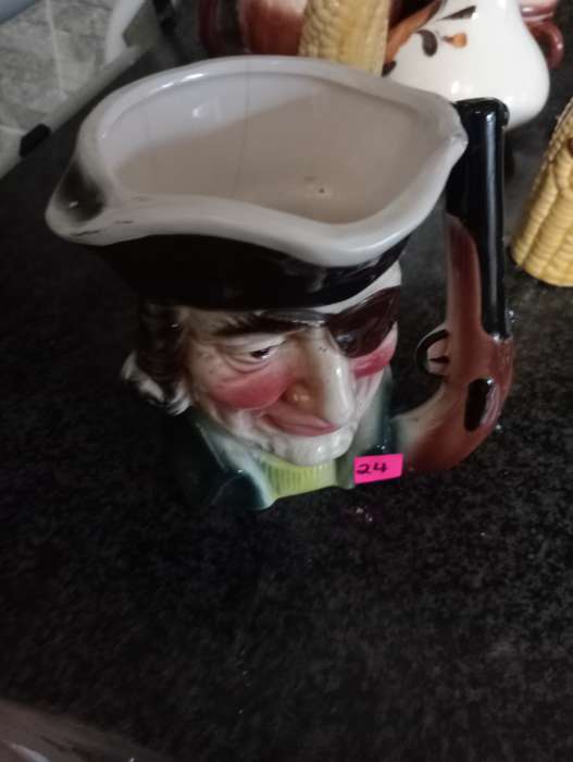 VINTAGE TOBY MUG PYRITE WITH GUN