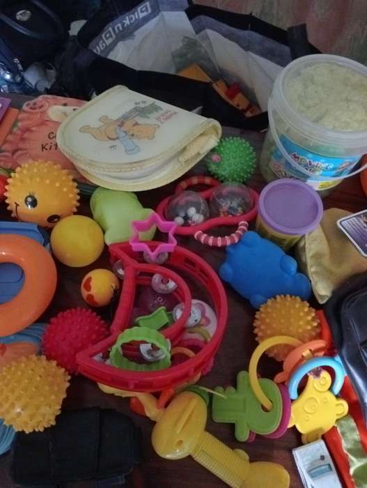 LOT VINTAGE KIDSTOYS