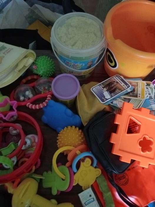 LOT VINTAGE KIDSTOYS