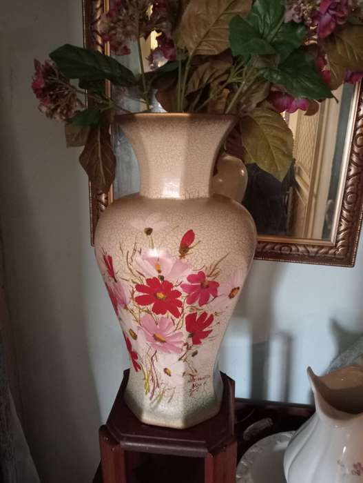 VINTAGE 1986 HANDPAINTED VASE