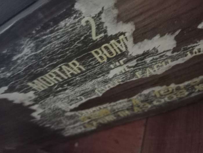 VINTAGE COLLECTABLE  SOUTH AFRICA ARMY CRATE WITH LOCK AND WALL HANGING COLLECTABLES
