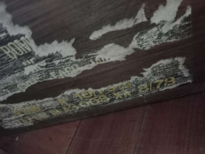 VINTAGE COLLECTABLE  SOUTH AFRICA ARMY CRATE WITH LOCK AND WALL HANGING COLLECTABLES