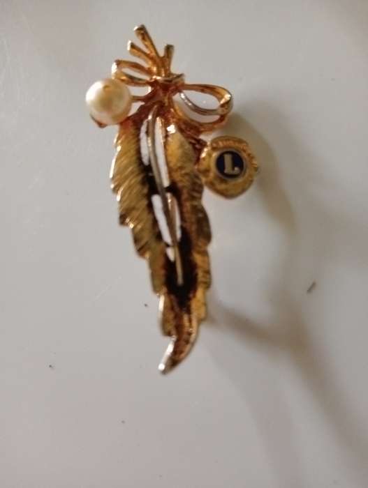VINTAGE BROOCH