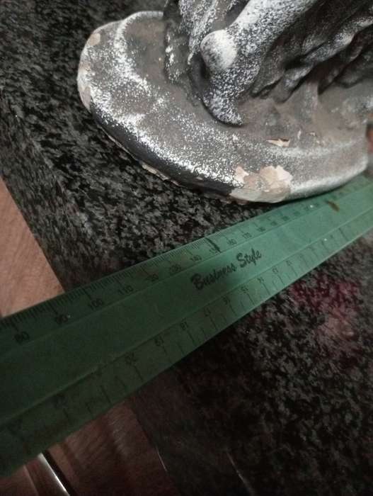 VINTAGE HEAVHY  THE KISS SCULPTURE