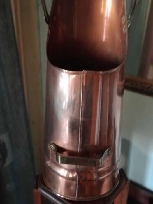 VINTAG RED COPPER COAL SCUTTLE WITH BRASS TRIMMINGS