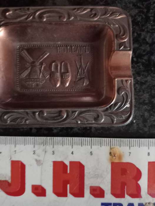 VINTAGE SMALL  COPPER HOLLAND ASHTRAY