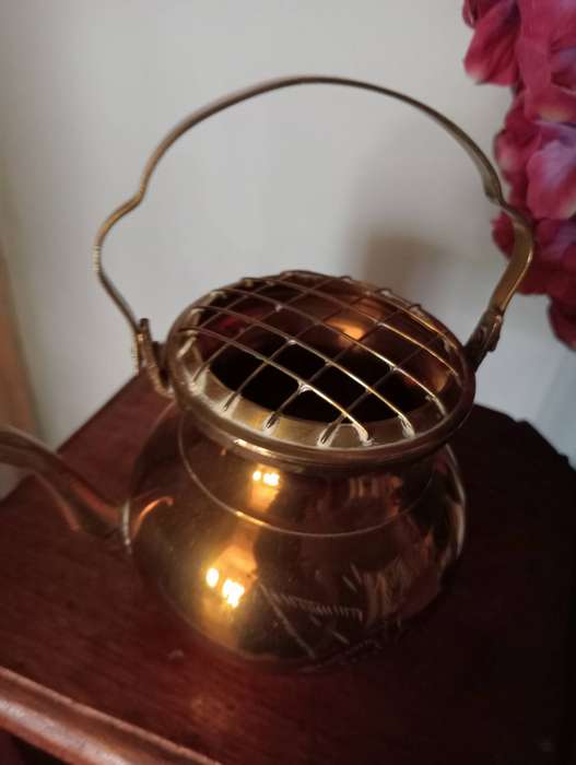 VINTAGE BRASS POT