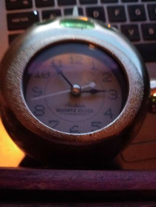 VINTAGE QUARTZ CLOCK
