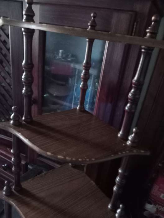 VINTAGE WOODEN CORNER STAND