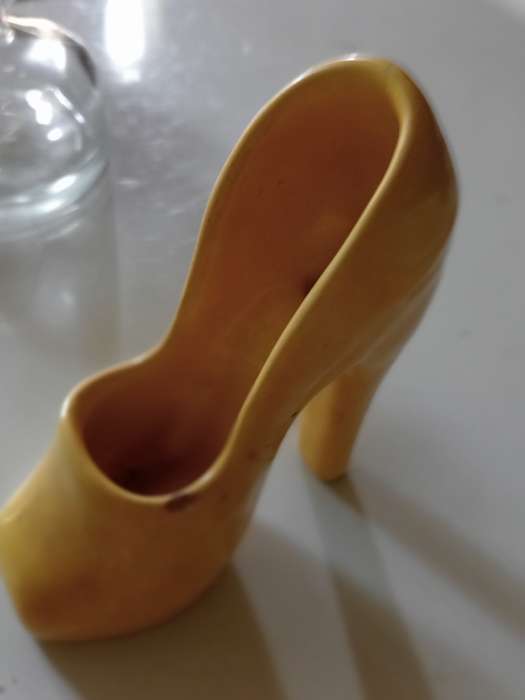 VINTAGE YELLOW ORNAMENTAL SHOE