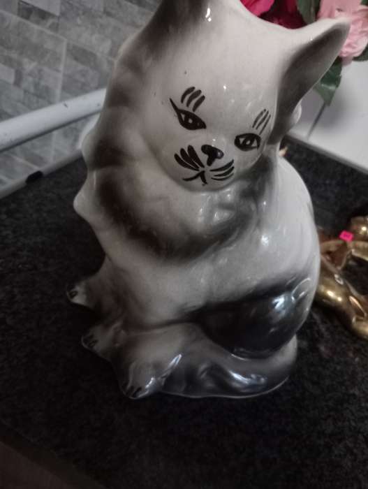 VINTAGE BIG GLAZED PORCELAIN CAT