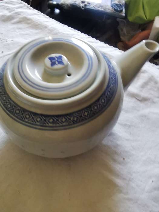 VINTAGE CHINESE TEAPOT
