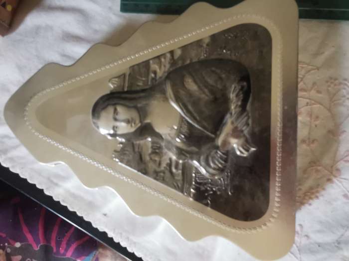 VINTAGE COLLECTABLE TIN