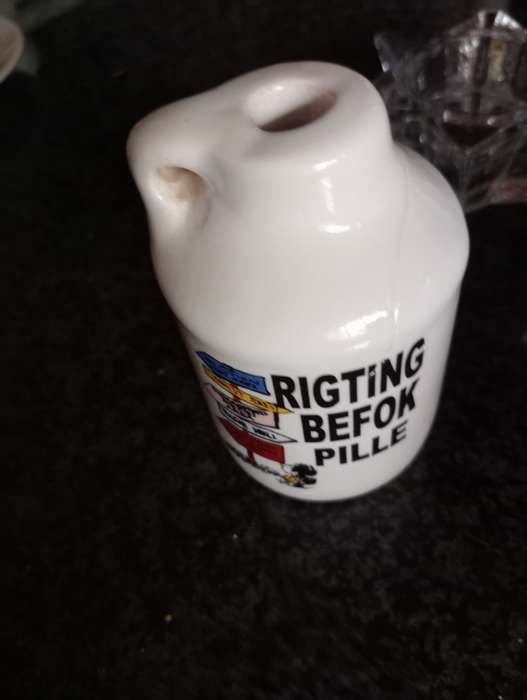 VINTAGE COLLECTABLE BAR HOLDER