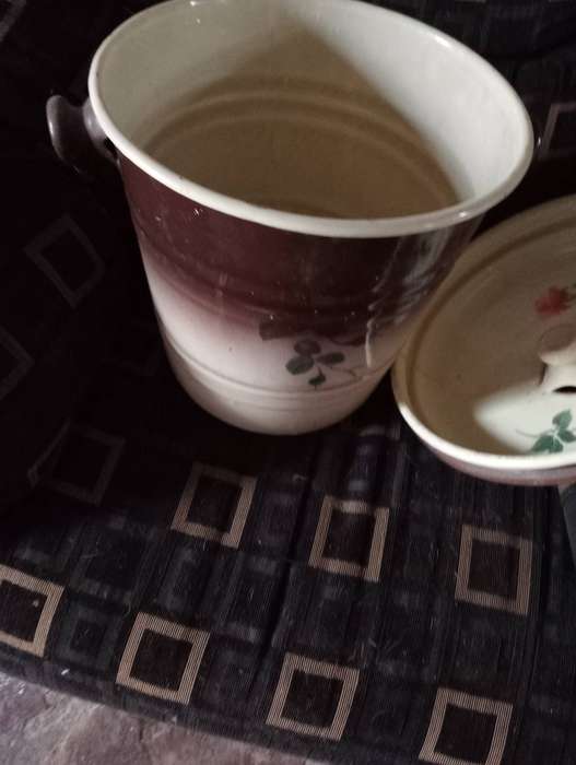 VINTAGE ENAMEL BATHROOM BUCKET WITH LID