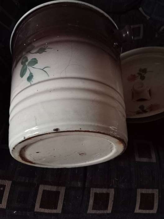 Vintage enamel bucket with Lid