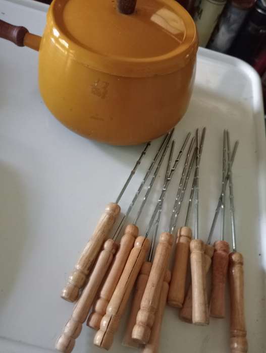 VINTAGE ENAMEL FONDUE SET