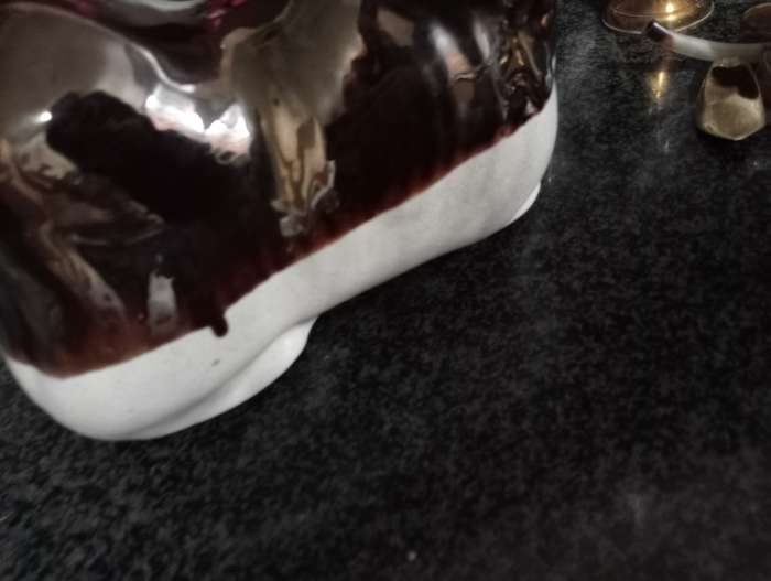 VINTAGE GLAZED PORCELAIN DOG