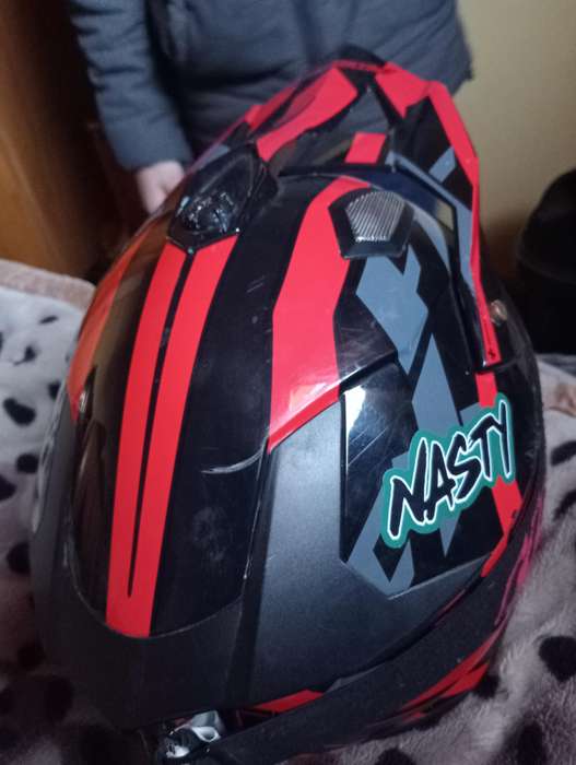 SECONDHAND  QUALITY OFF ROAD BIKE HELMET